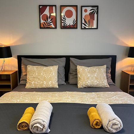 Larix Apartman Budapest Exteriör bild