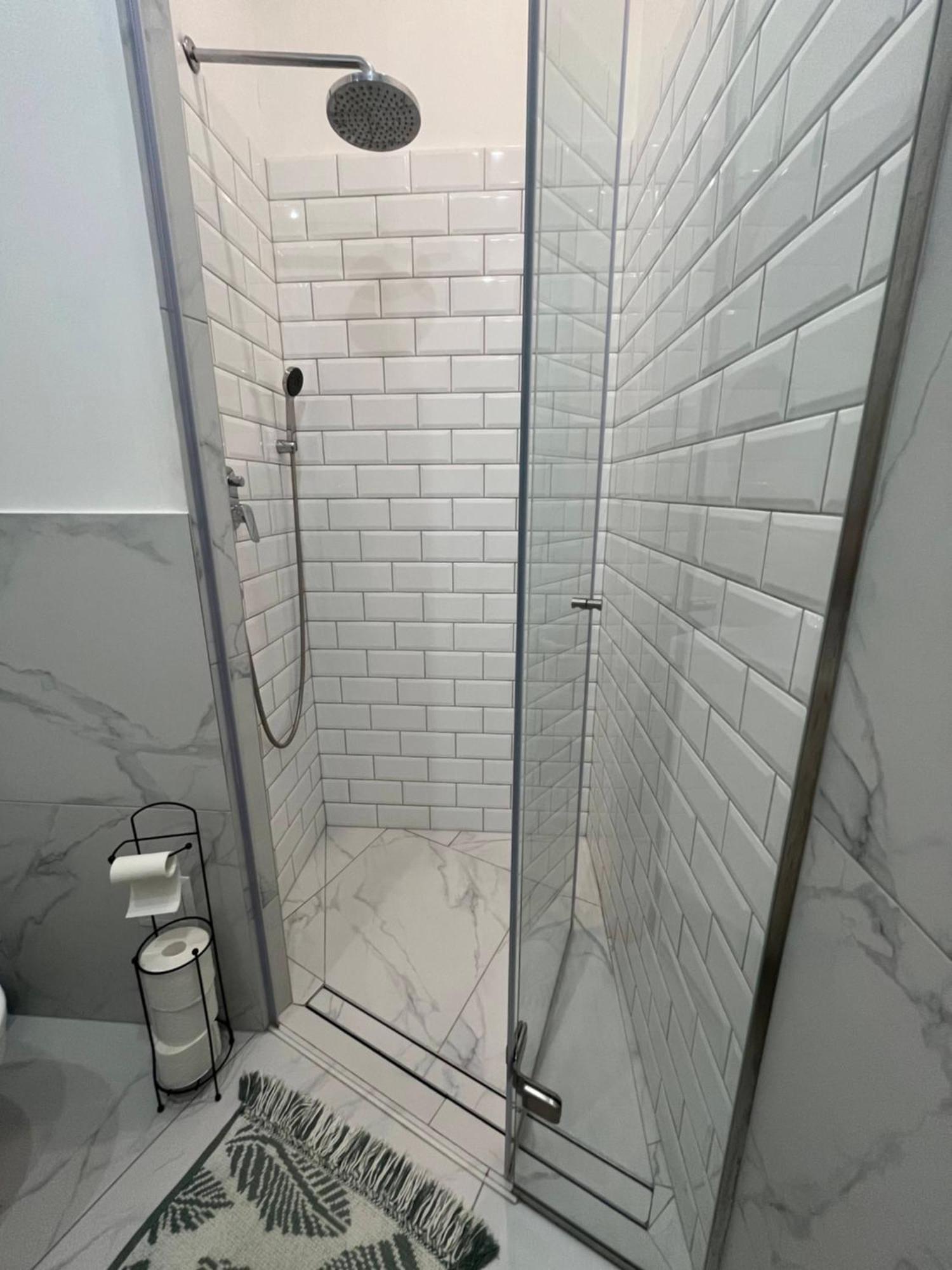 Larix Apartman Budapest Exteriör bild